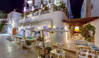 Villa Blu Capri : Terrasse extérieure vue de nuit