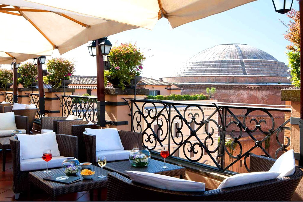 Terrasse du Grand Hotel de la Minerve Rome