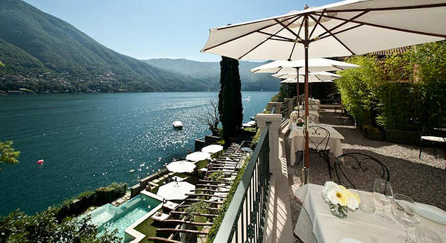 Piscine du Relais Villa Vittoria, hotel 4 étoiles sur le lac de Côme en Italie
