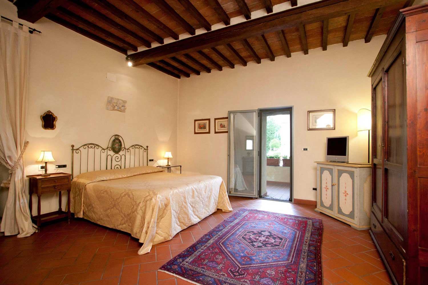 Une chambre du Relais Torre Santa Flora, hotel de charme en Toscane (Subbiano)